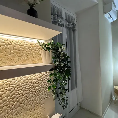 Aura83 3* Bari